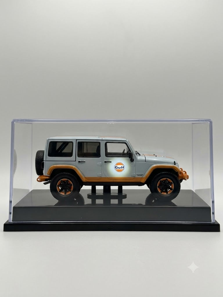 GreenLight 2015 Jeep Wrangler Unlimited - Gulf Oil Livery (All-Terrain Series) - 1:43 Scale Display Case