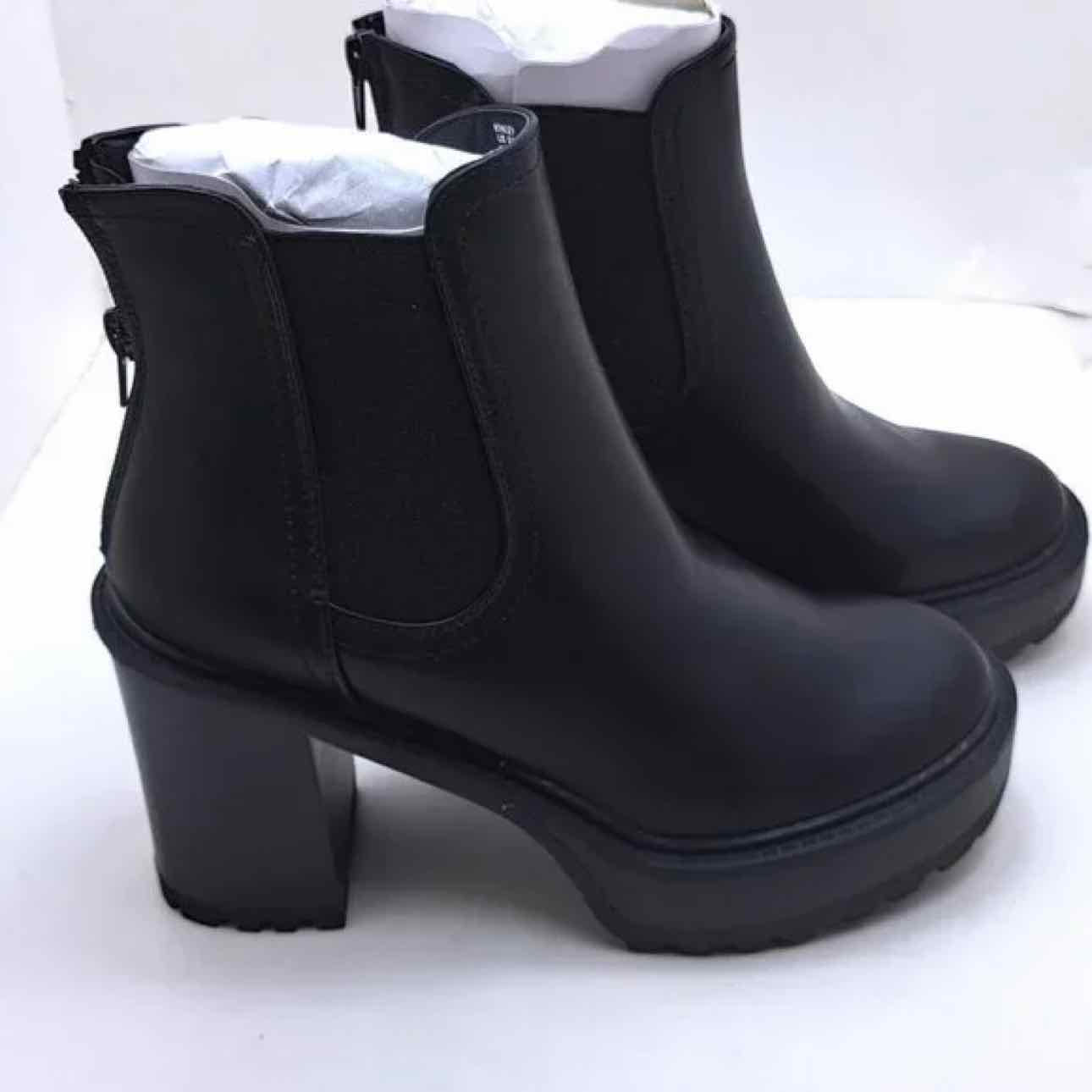 CLEARANCE / AS-IS Kinley 9.5 Boots