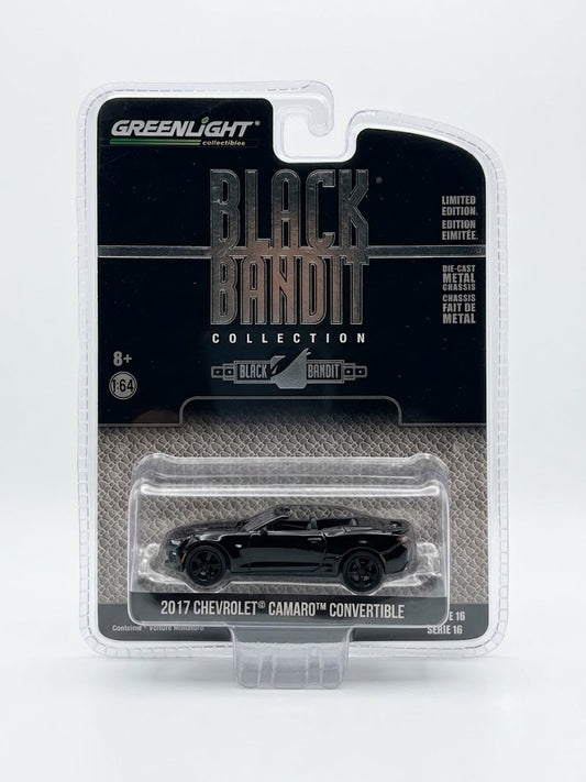 GreenLight Black Bandit Collection 1:64 2017 Chevrolet Camaro Convertible (Serie 16)