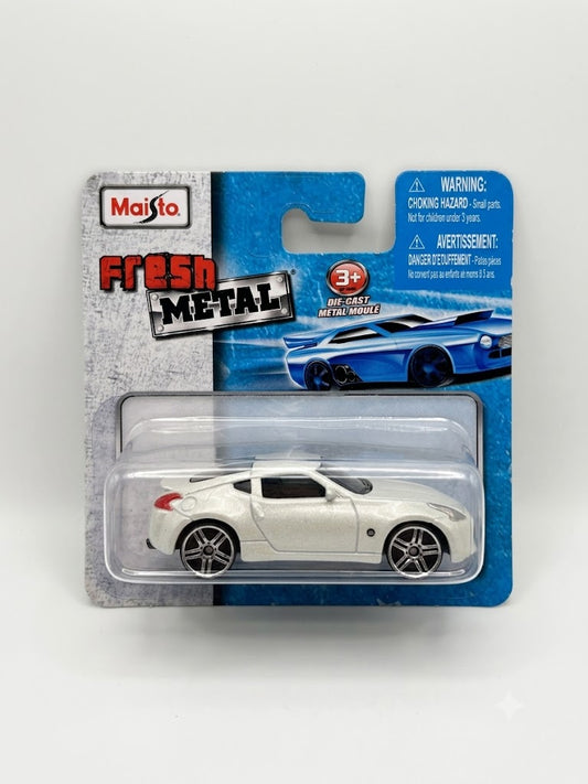 Maisto Fresh Metal Nissan 370Z (Pearl White)