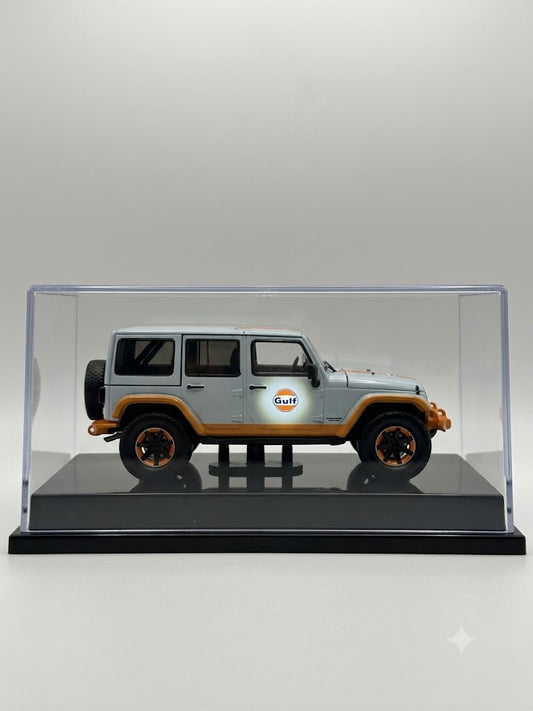 GreenLight 2015 Jeep Wrangler Unlimited - Gulf Oil Livery (All-Terrain Series) - 1:43 Scale Display Case