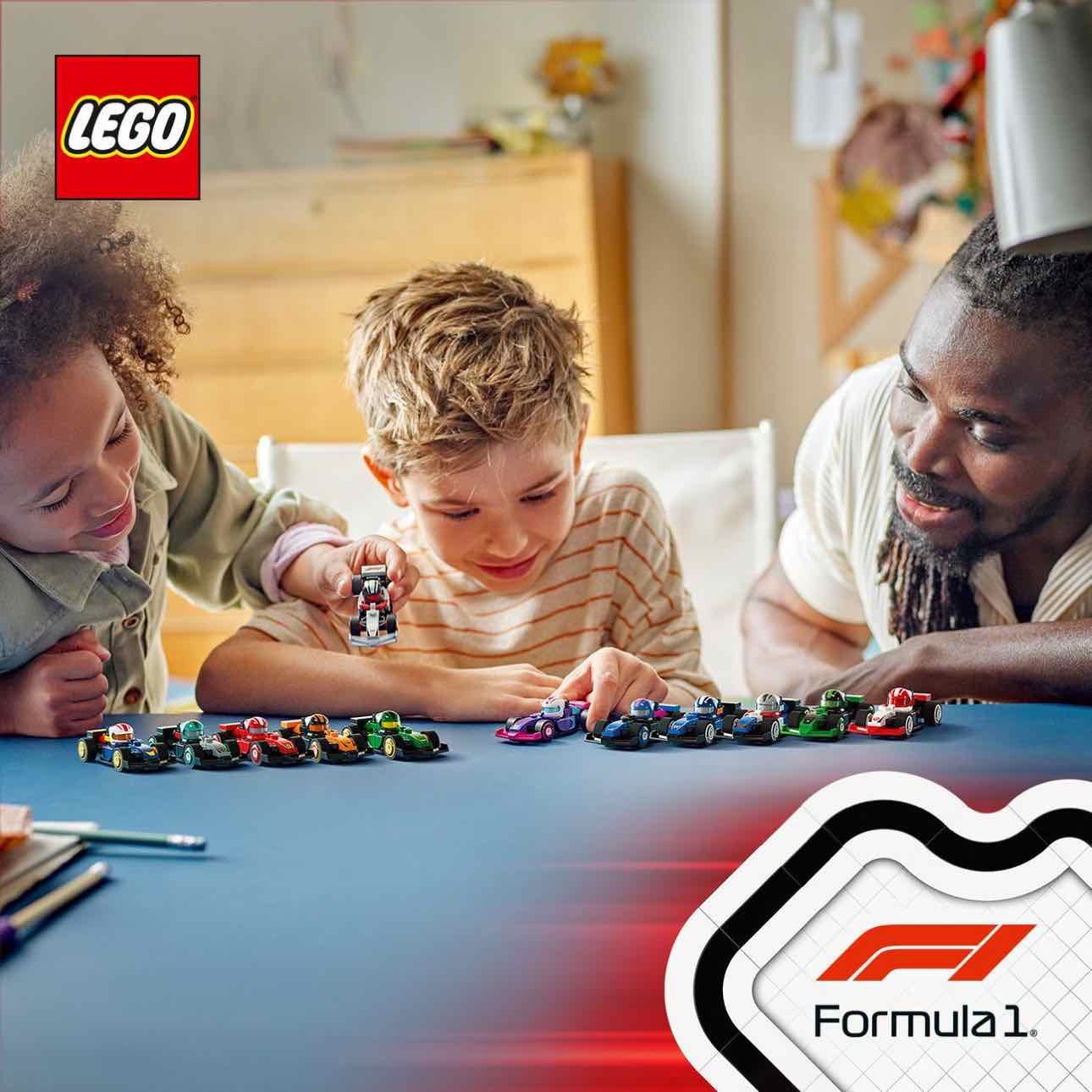 LEGO MINIFIGURES / F1 RACE CARS