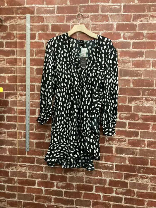 New With Tag Boohoo Size 8 Dress