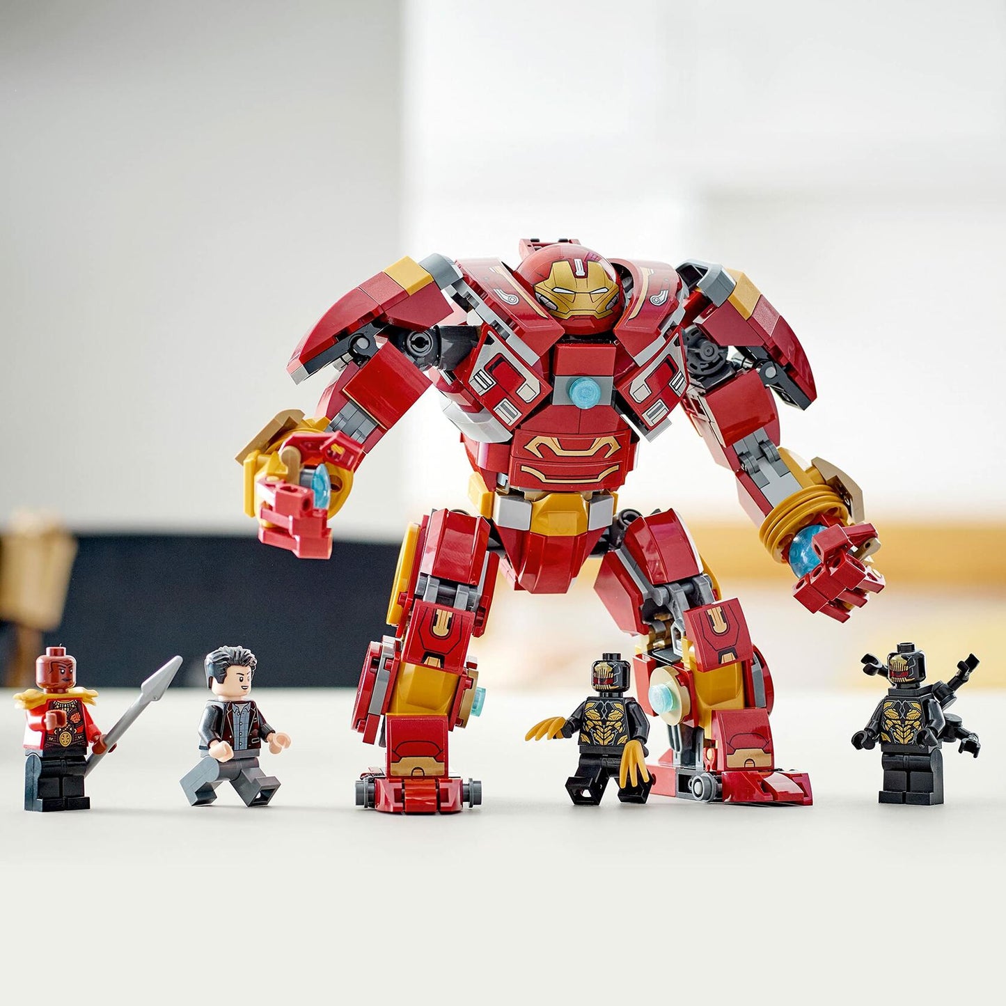 LEGO Marvel The Hulkbuster: The Battle of Wakanda 76247, Action Figure, Buildable Toy with Hulk Bruce Banner Minifigure, Avengers: Infinity War Set for Kids