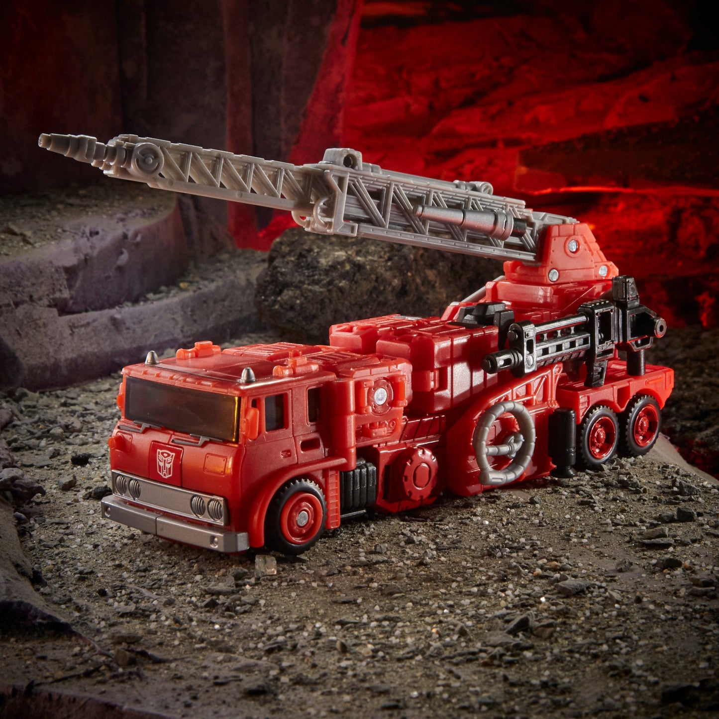 Transformers Toys Generations War for Cybertron: Kingdom Voyager WFC-K19 Inferno